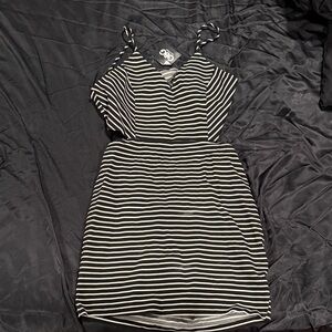 GBG Los Angeles Black and White Side Cut Out Dress